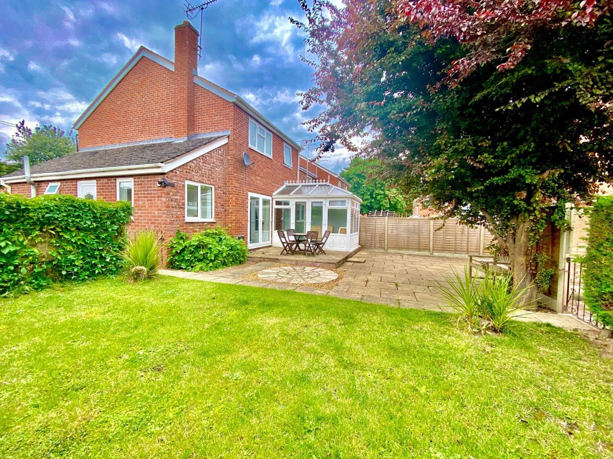 Spacious 3 Bed House, Sleeps 6, Free Parking - 14 Millers Close Leominster Exterior foto